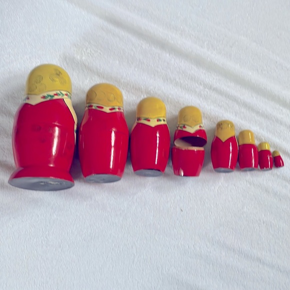 Wooden stacking, nesting dolls - Picture 2 of 3